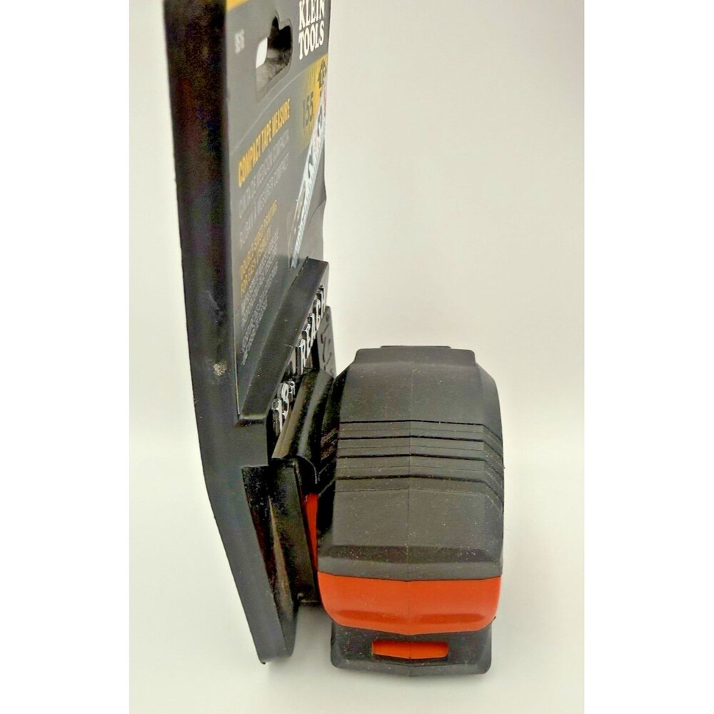 NIP Klein Tools 16', 13' reach tape measurer - Picture 5 of 5